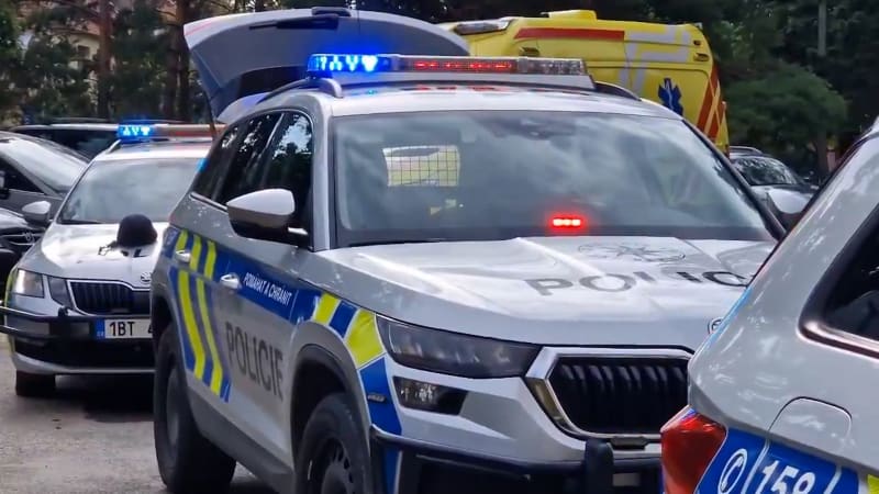 Dlažební kostky zabily na Českolipsku chodce. Spadly z dodávky, která se vyhýbala motocyklu