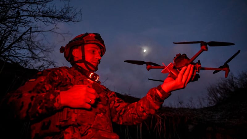 Přesný úder Ukrajinců: Zasáhli ruskou loď s municí. Provedli nálet na rafinerii u Samary