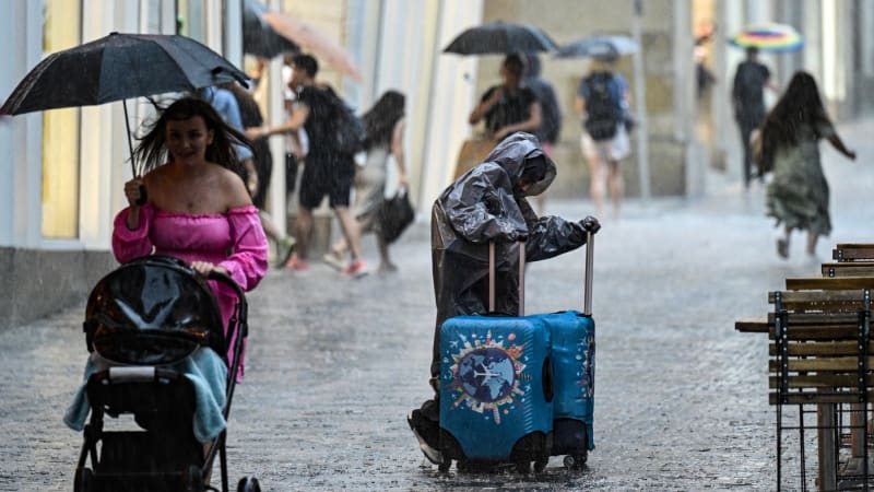 VÝSTRAHA: Na Česko se ženou silné bouřky s kroupami. Hrozí i u vás?