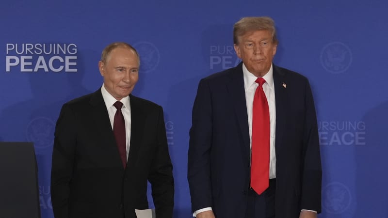 Experti: Putin odjíždí spokojen, Trump nedokázal nic říct. Máme obavy, co bude dál