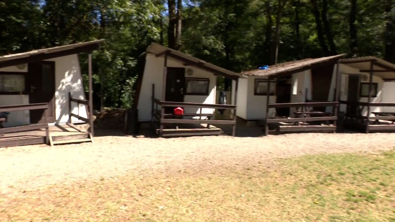 Problémový tábor v dluzích: Děti z dětských domovů stěhovali bez jídla z jednoho místa na druhé