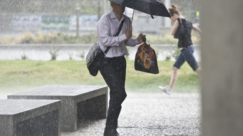 Sledujte RADAR: Po vlně veder se v Česku ochladí. Kdy znovu udeří bouřky?