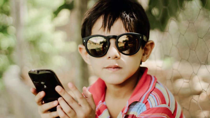 Operátoři lákají ty nejmladší: T-Mobile slibuje Netflix zdarma, O2 předplacenku za dvě stovky