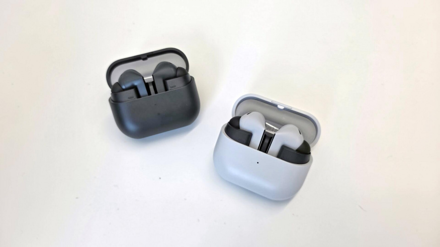 Samsung představil Galaxy Buds 3 FE: s podporou AI i ANC, ale skutečně nejlevnější?