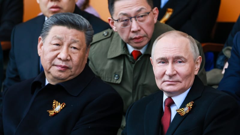 Sjezd autoritářů. Čína zve na přehlídku Putina s Kim Čong-unem, z EU dorazí jen Fico