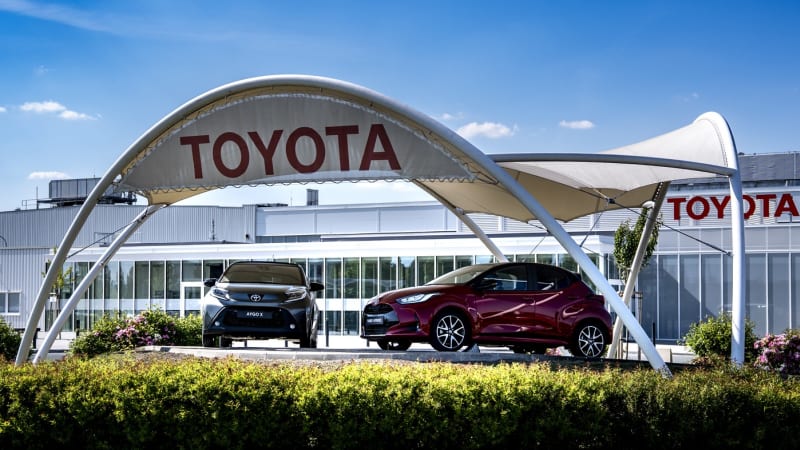 Toyota bude v Kolíně vyrábět bateriové elektromobily. Na novou výrobní linku jí přispěje stát