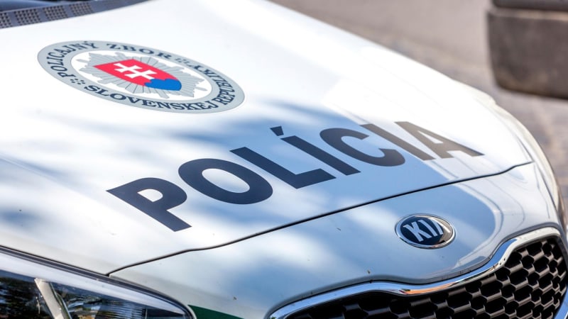 Vládní limuzína jela v Bratislavě se zapnutými majáky protisměrem. Záběry řeší ministerstvo