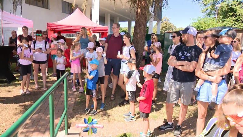 Sportiáda v Praze: Děti opustily mobily a tablety. Nalákal je tenis s Radkem Štěpánkem