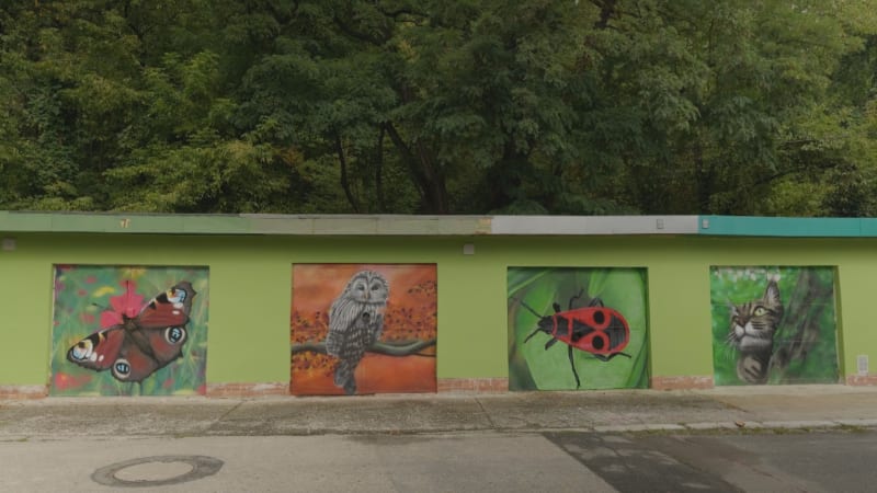 Originální galerie v Ostravě: Nevzhledné garáže oživily malby, radnice plánuje další