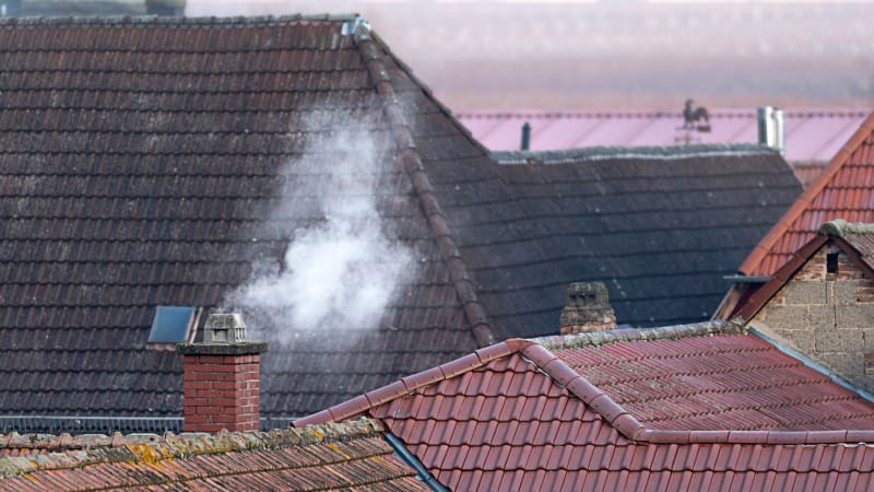 PŘEHLEDNĚ: Kolik zaplatí česká domácnost za emisní povolenky? Ekonomové straší, míní expert