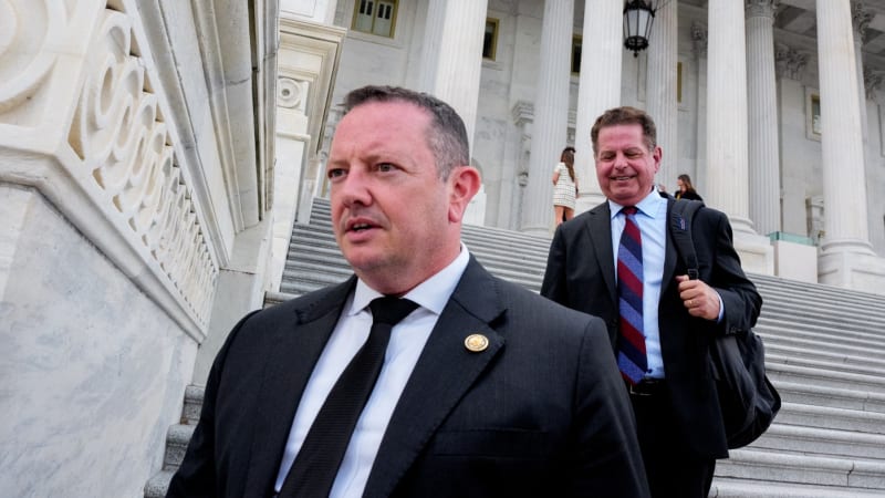 Pokus o sestřelení UFO: Raketa se od objektu jen odrazila, kongresman ukázal záznam