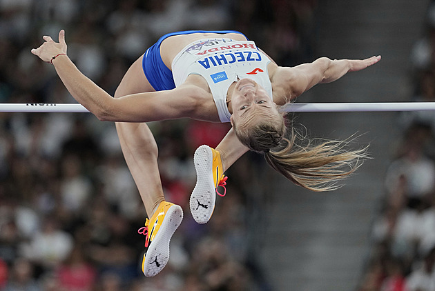 Další rekord Kratochvílové překonán. Hrubá je 12., desetibojaři mimo desítku