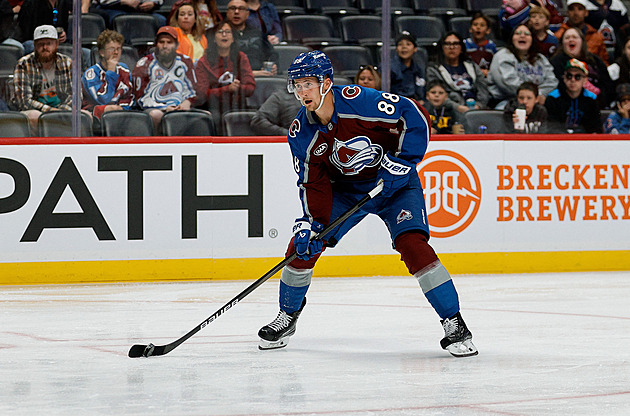 Nečas na úvod přípravy řídil výhru Colorada nad Utahem, trefil se také Šalé