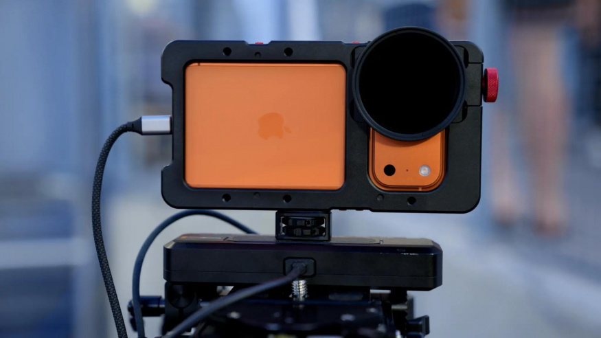 Profíci sáhli po iPhonu 17 Pro: prestižní baseballový zápas se v USA přenášel z mobilu