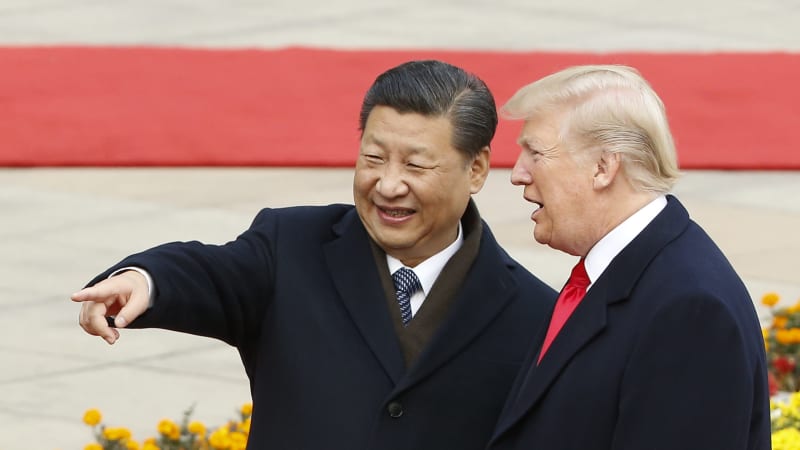 Roztočí se znovu Trumpův celní kolotoč? USA hrozí 100 procenty, Čína tvrdou odvetou