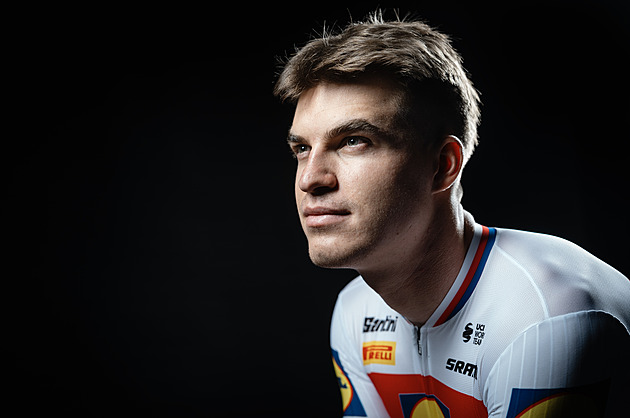 Spadl jsi? To nikoho nezajímá. Vacek o rybaření, penězích i startu na Tour