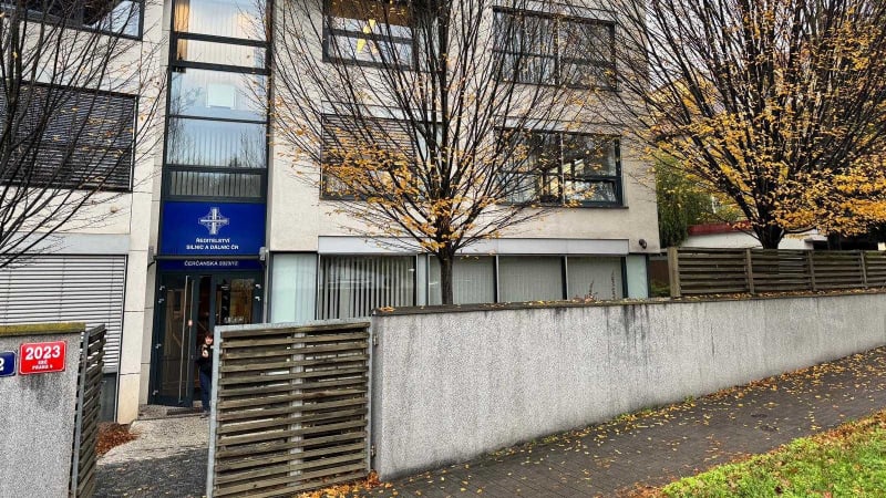 Kauza zakázek Ředitelství silnic a dálnic: 14 lidí, které policie zadržela, jsou na svobodě