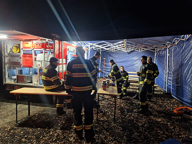 V Lanškrouně likvidují drůbež kvůli ptačí chřipce, hasiči usmrtí 150 tun zvířat