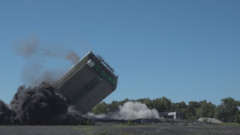 Konec uhelné éry: Na Karvinsku zasypávají doly. Z horníků jsou řidiči sanitek či programátoři
