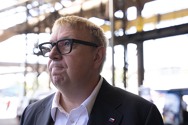 Střet zájmů? Prý žádný není, udivilo Kovářovou. Vše se dozvíte, ujistil Juchelka