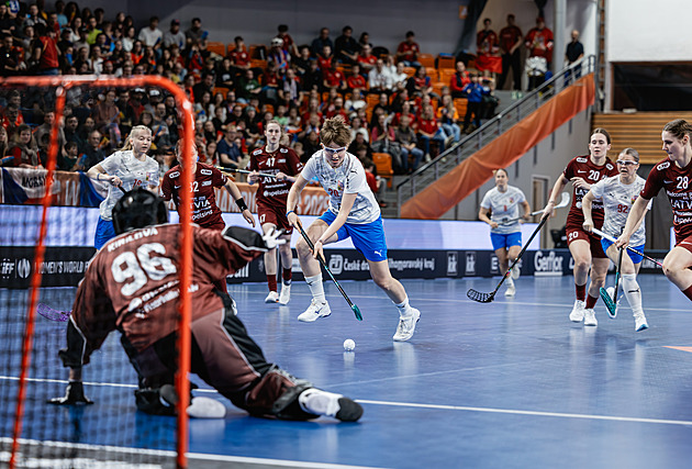 OBRAZEM: Akce, nazdobené copy i český gólový rituál. Brno hostí světové florbalistky