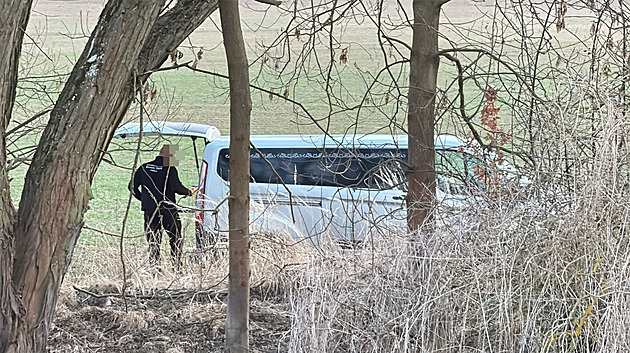 Policisté na Příbramsku našli u potoka tělo. Smrt nebyla násilná