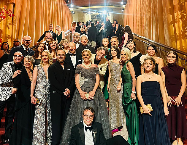 Vezeme domů zlatého plešouna! vzkazují Češi z Los Angeles po Oscarech