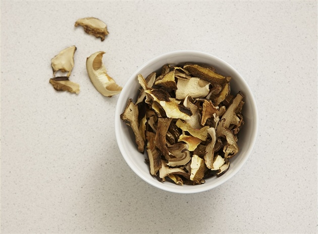 Co je to hubník a jak ho upéct? Vyzkoušejte tuhle horskou klasiku ze sušených hub