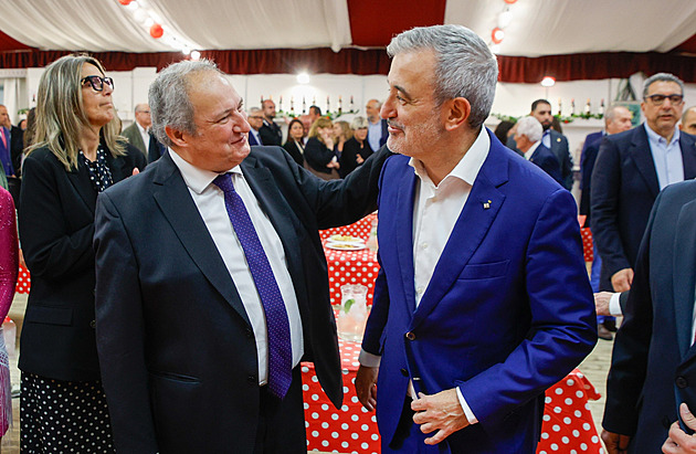 S nákupem letenek neotálejte, vyzval španělský ministr. Bojí se, že zdraží