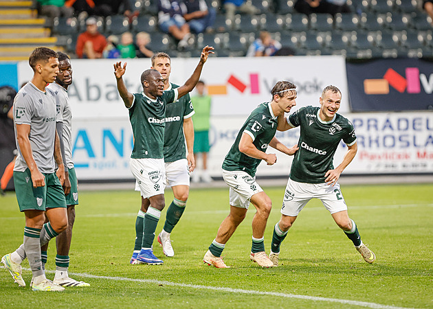 Jablonec – Baník 3:0, nejprve VAR odvolal Chalušovi gól, pak ho poslal ze hřiště