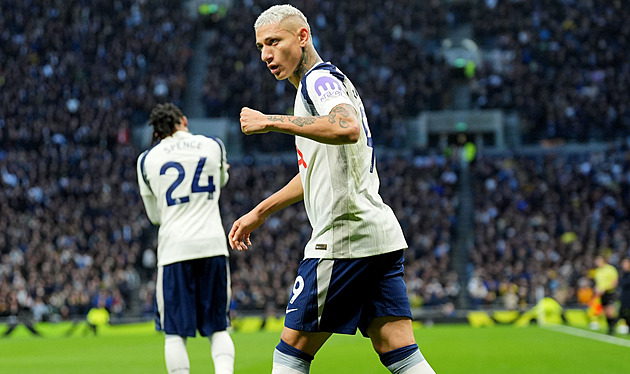 Richarlison si za Tottenham nezahraje ani v poháru. Na trenéra reagoval přes sítě