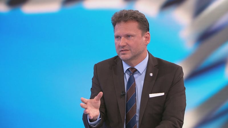 Je to takové plytké, komentoval Pavlovo veto Vondráček. Děkoval Zemanovi a připomněl Klause