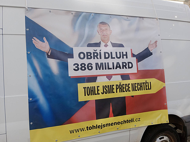 Kdyby se tohle stalo v rodině, skončila by v exekuci, vyčítá vládě Grolich