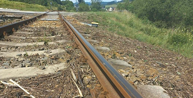 Vlak srazil člověka v Kunčicích pod Ondřejníkem, doprava na trati hodiny stála