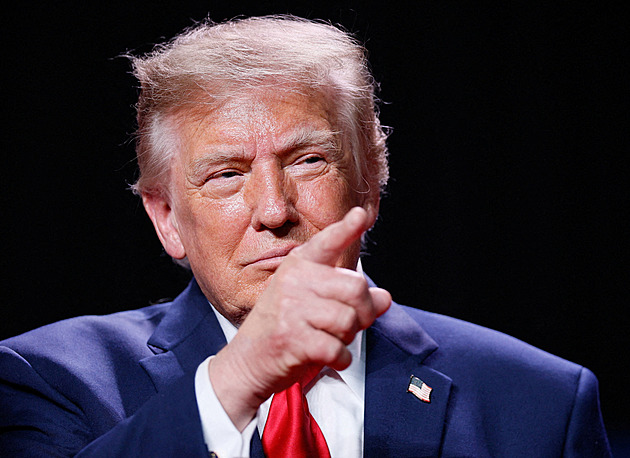 Ukrajina by měla mít nového prezidenta, řekl Trump. Poslední útok Kyjeva odsoudil