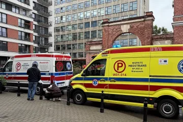 Útočnice zranila ve varšavské pomaturitní škole tři ženy, uvedla policie