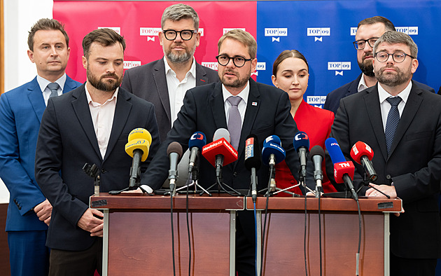NÁZOR: TOP 09 si u filozofických debat vzpomněla, že existuje i mimo Prahu