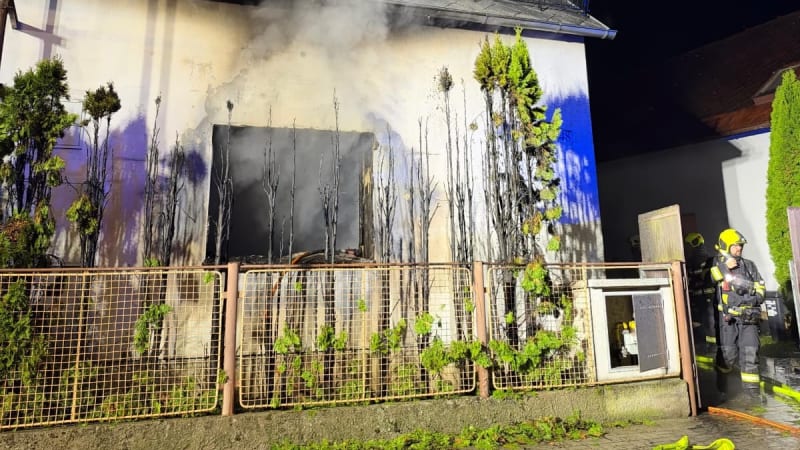 Tragédie na Chebsku. Při požáru zemřel třináctiletý chlapec, z hořícího domu nestihl utéct